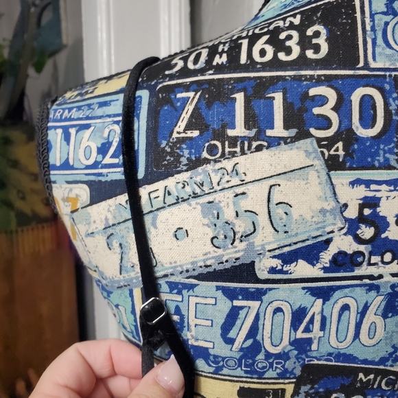 BLACK CRUSHED VELVET LACE LINED FORM FITTING DRESS! - Picture 6 of 14